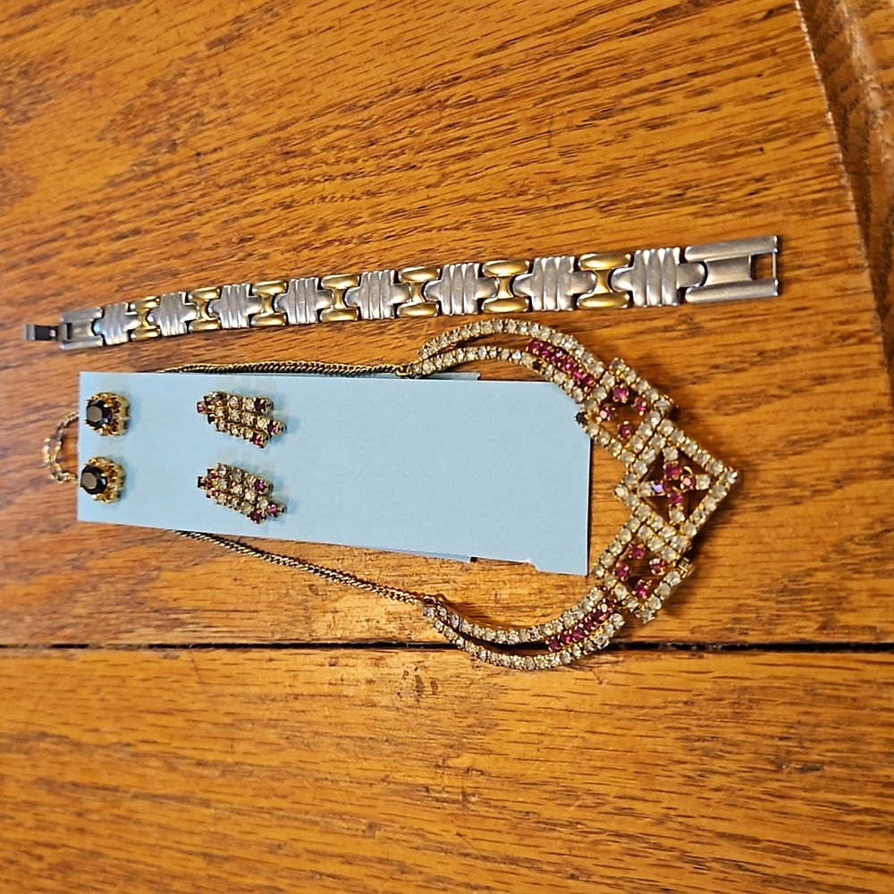 Jewelry 4 Items Includes Antique Costume Jewelry Set Necklace Earrings Bracelet